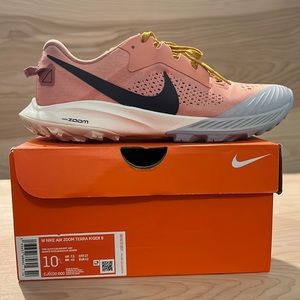 Woman’s Nike Air Zoom Terra Kiger 6